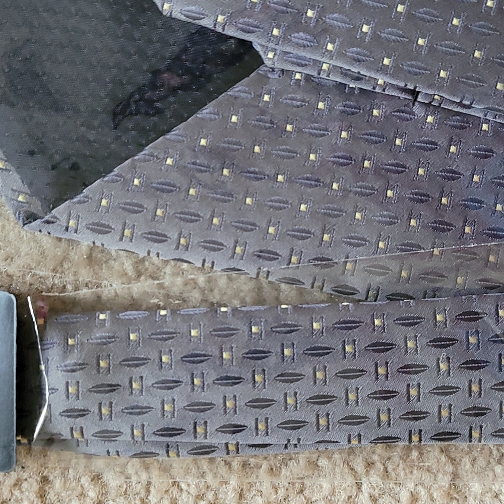 Tie - Picture 2 of 3